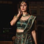 Aparna Vinod Instagram – 🦚
Photography:@niranjan__hegde

Outfit:@indrasdesigns

Muse:@aparna_vinod

MUA:@makeup_by_mariyaaa

Hair:@artist____jr_

Associate:@tomariasfocus

Assistant:@rahul.s.menon

Jewellery:@brides_of_khair

#green #greenlehenga #lehanga #ethnicwear #ootd #aparna #aparnavinod #malayalam #designerlehenga #kerala #traditional #traditionalwear #happybirthday #birthday #emerald #actorslife #photoshoot #bridallehenga #bridalmakeup Cochin, Kerala