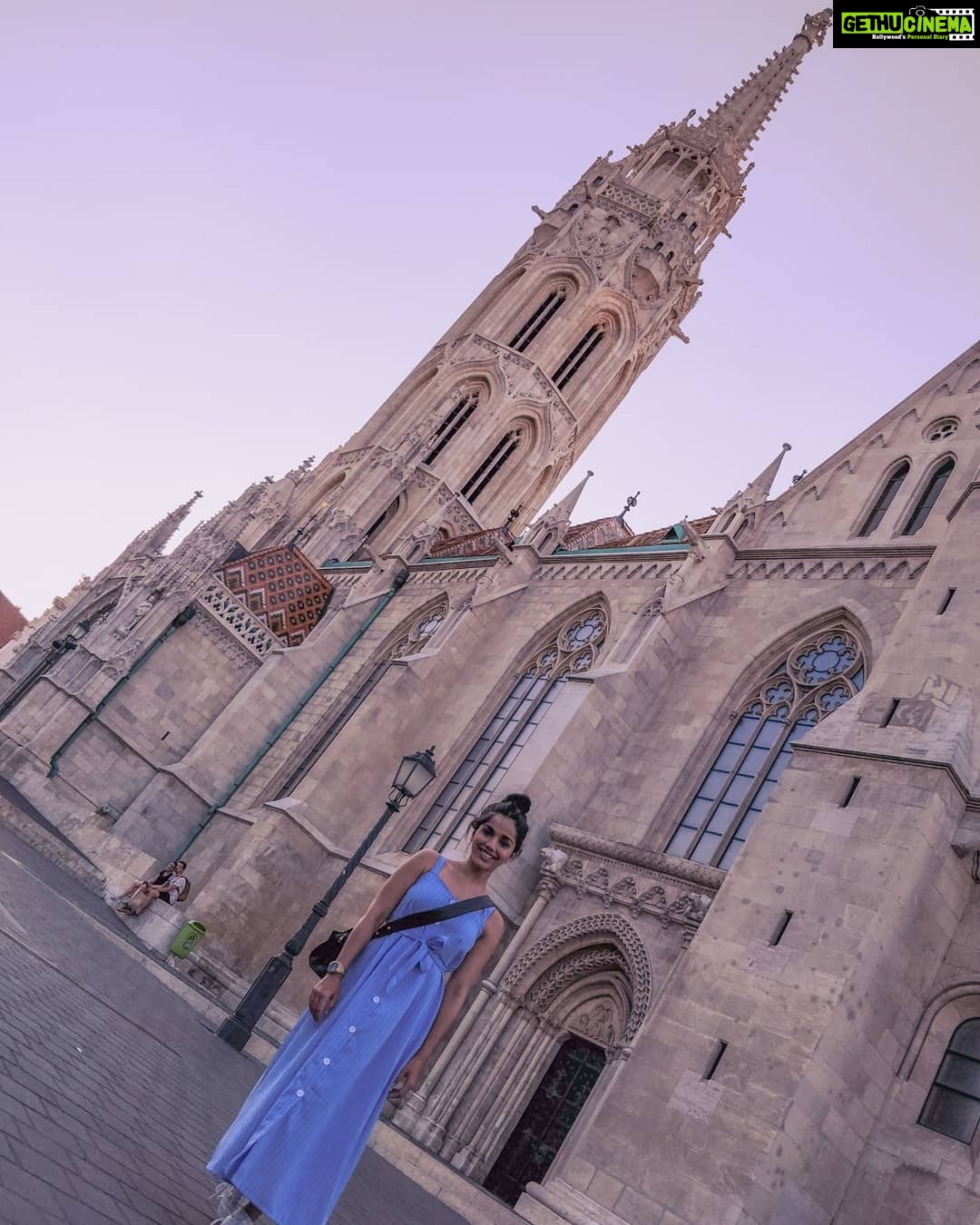 Aparnaa Bajpai Instagram - 💙 #travel #glocalchild #budapest #hungary Matthias Church