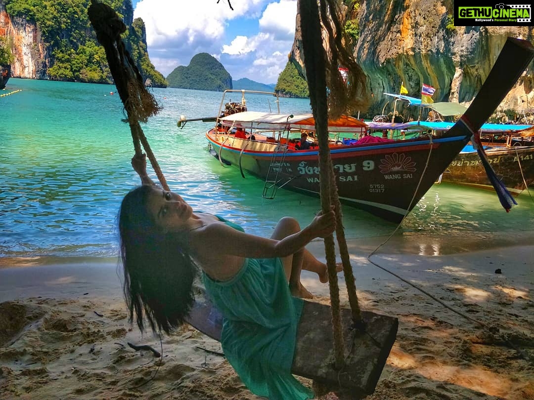 Aparnaa Bajpai Instagram - Dream picture❤️ #travel #style #traveller #mytravelstories #krabi #hongisland #thailand #glocalchild #goglocal🌍 Ko Hong Island
