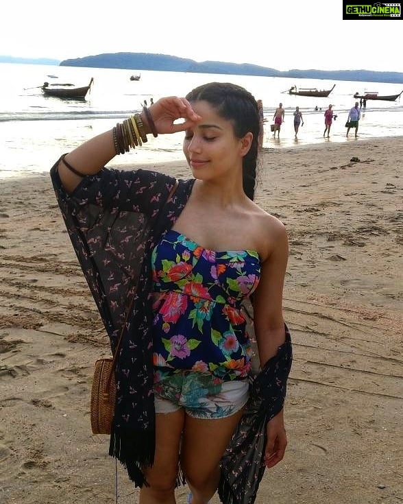 Aparnaa Bajpai Instagram - Loving the tan☀️ #krabi #hongisland #travel #style #traveller #mytravelstories #glocalchild #goglocal🌍 Krabi, Thailand