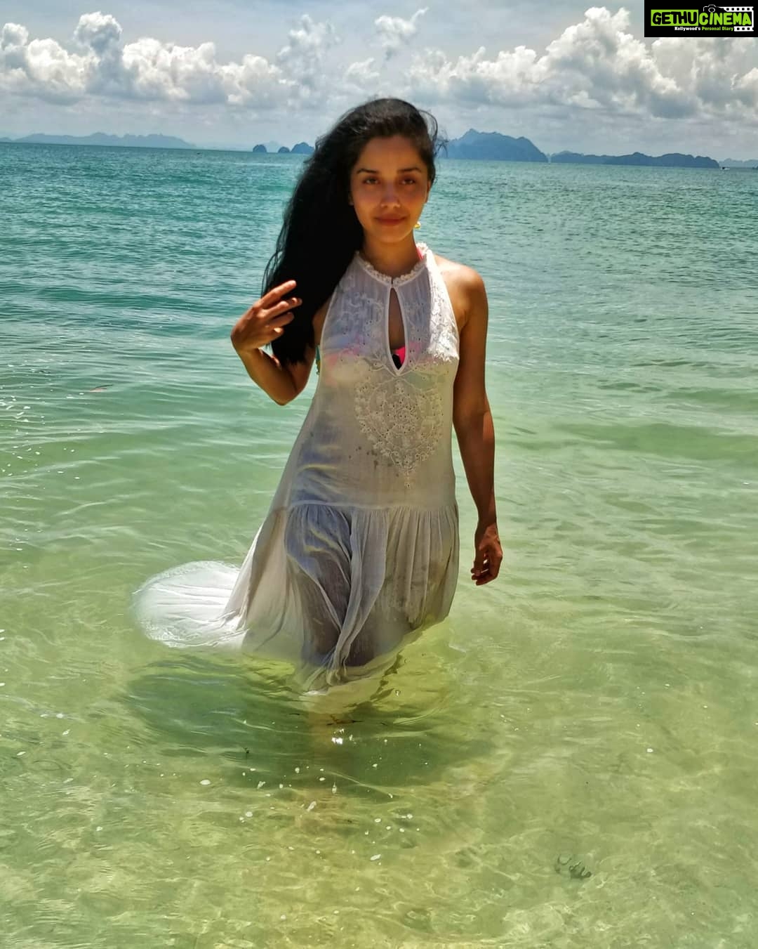 Aparnaa Bajpai Instagram - 🌊 #krabi #hongisland #travel #style #traveller #mytravelstories #glocalchild #goglocal🌍 Ko Hong Island
