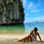 Aparnaa Bajpai Instagram – I-land on island 🌊
When the sky meets the sea.. It’s all so wonderful 💙💙💙
#krabi #hongisland #travel #style #traveller #mytravelstories #glocalchild #goglocal🌍 Ko Hong Island
