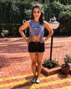 Aparnaa Bajpai Instagram - May my slim days rest in peace 😇 #throwbackthursday Madh Island