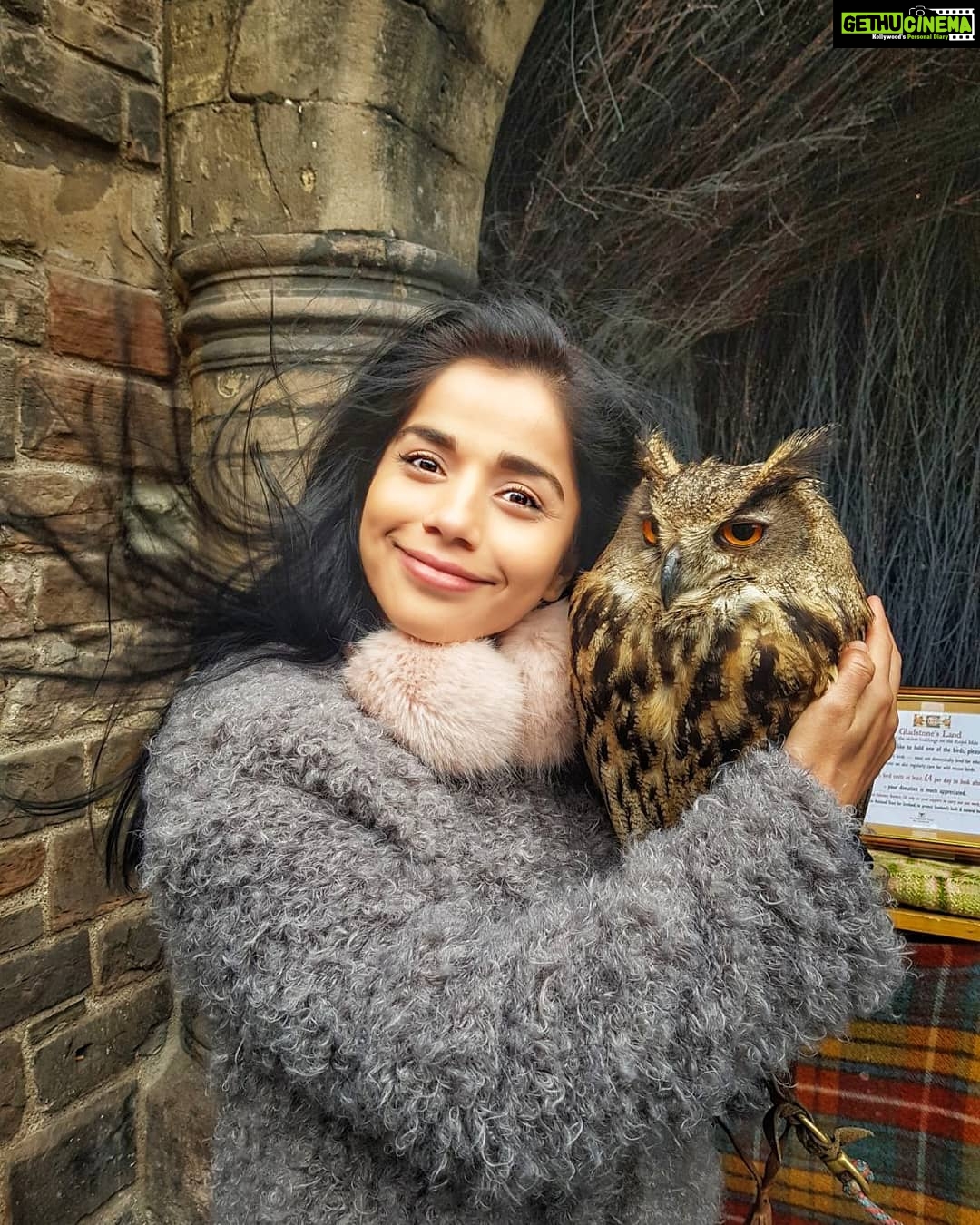 Aparnaa Bajpai Instagram - Just touristy things I love to do. #edinburgh #scotland #travel #style #mytravelstories #travelblogger #glocalchild #goglocal🌍