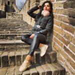 Aparnaa Bajpai Instagram - Long wall of heaven 🌼 #travelstories #travel #style #china #Beijing #greatwallofchina #glocalchild #goglocal🌍 Great Wall of China