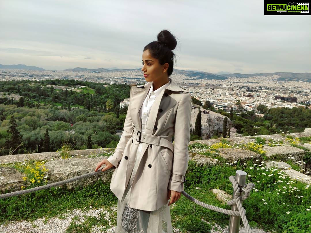 Aparnaa Bajpai Instagram - 'I don't know where I am going but I am on my way' #greece #athens #travel #style #travelstories #glocalchild #goglocal🌍 Athens, Greece