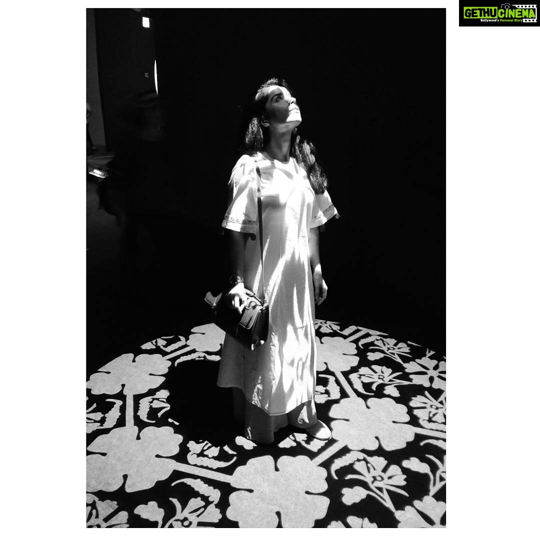 Aparnaa Bajpai Instagram - We are all camouflaged between the shadows of our existence, just like in this picture. The darkness and the light. You can't escape any. They both prevail. Museum of Islamic Art (MIA)