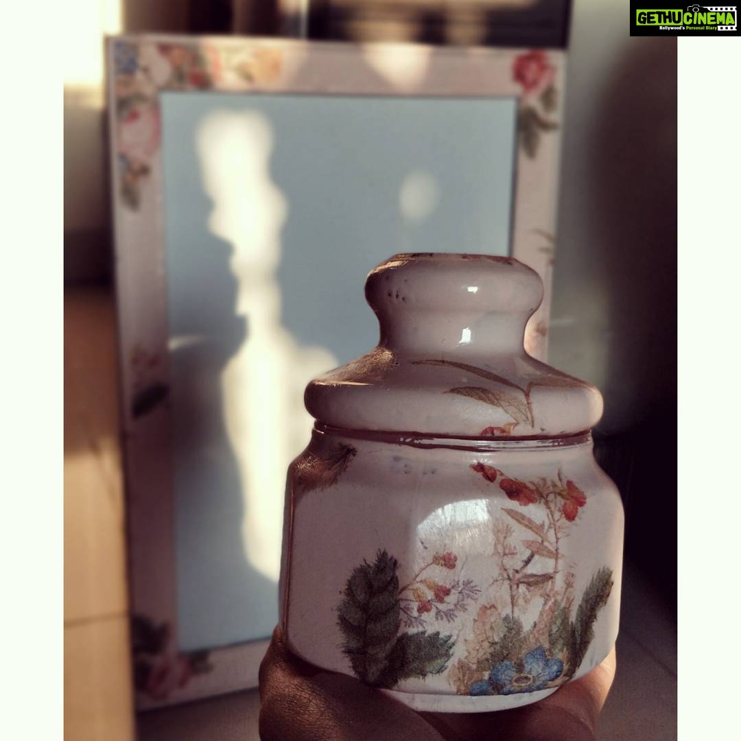 Aparnaa Bajpai Instagram - Pink vintage utility jar❤️❤️❤️❤️❤️❤️❤️❤️ Painted decoupaged & designed by Me😎 #Idiot_synchro_erratic_ideas