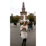 Aparnaa Bajpai Instagram – Found a fountain! Coffee Acha tha.
#theotherday Castello Sforzesco di Milano