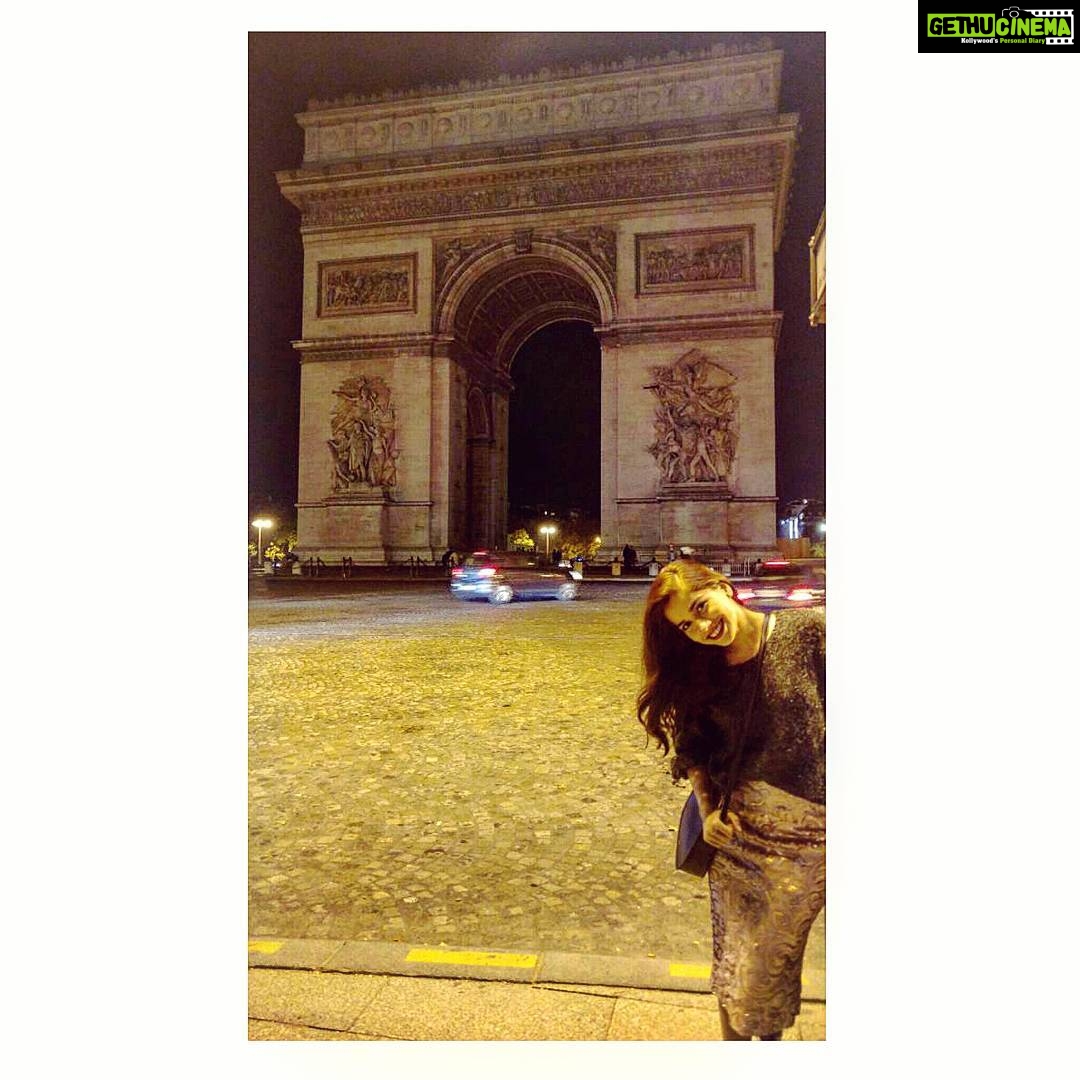 Aparnaa Bajpai Instagram - 💛 Arc of Triumph, Des Champs Élysées