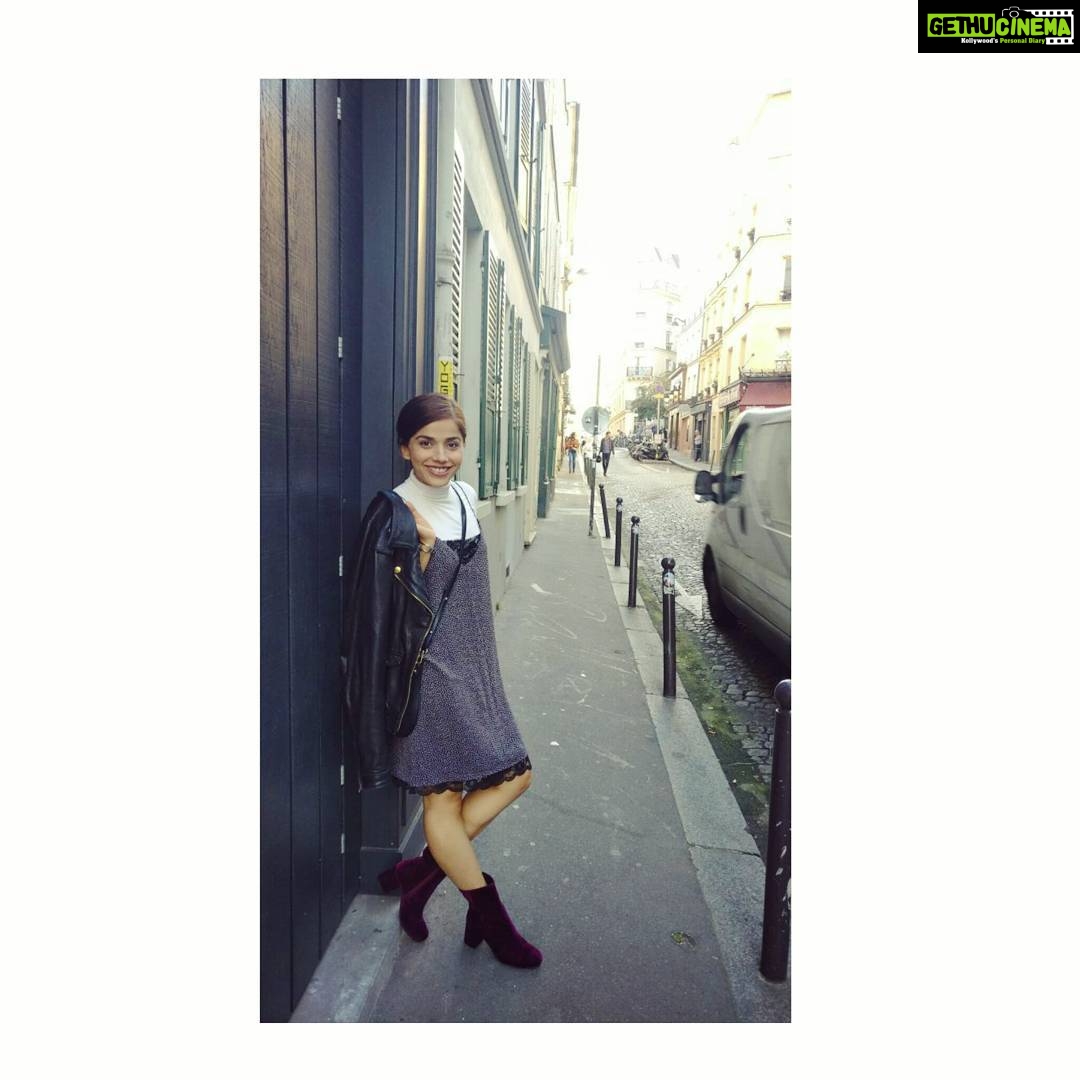 Aparnaa Bajpai Instagram - Strolling along cobbled stones. #shoebite Montmartre