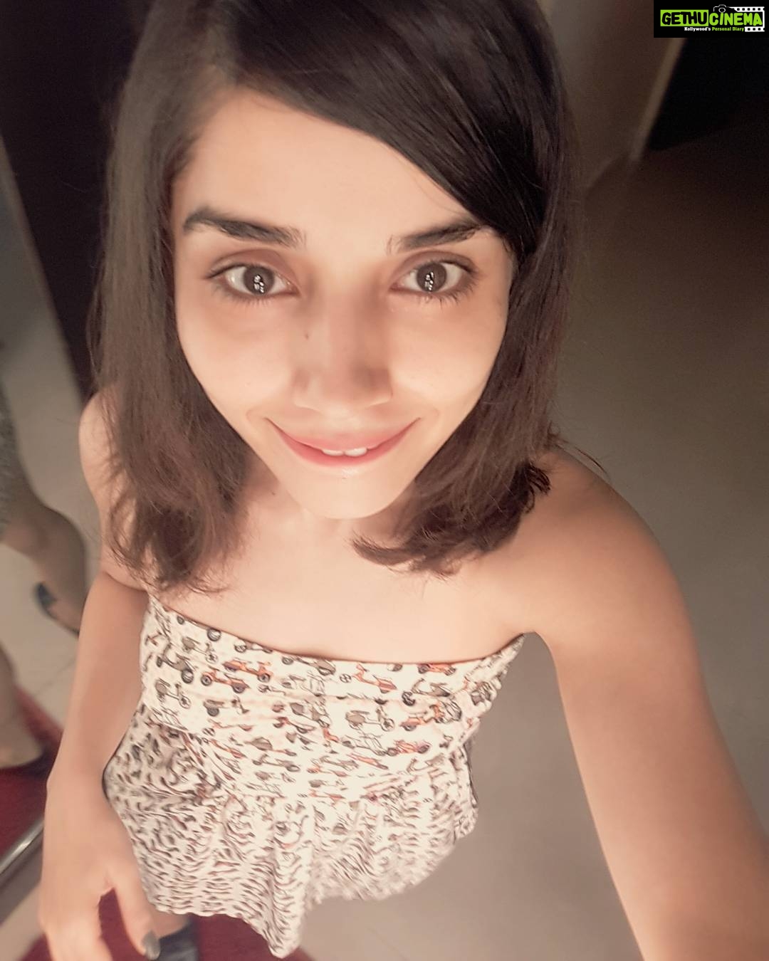 Aparnaa Bajpai Instagram - Put some goof on, right when you realise you've been too sober for quite some time.