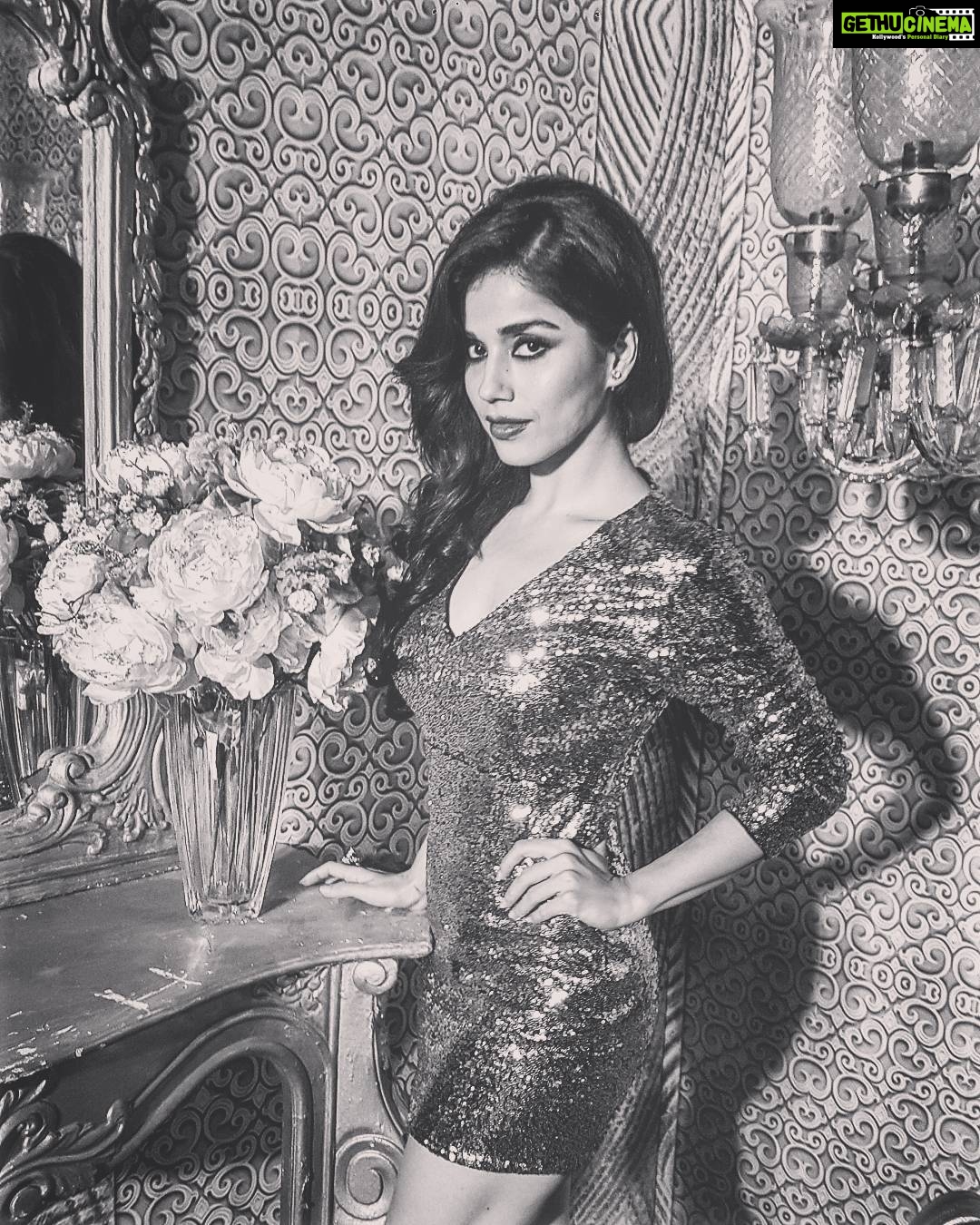Aparnaa Bajpai Instagram - Enchanted! Pic courtesy @raviakhade