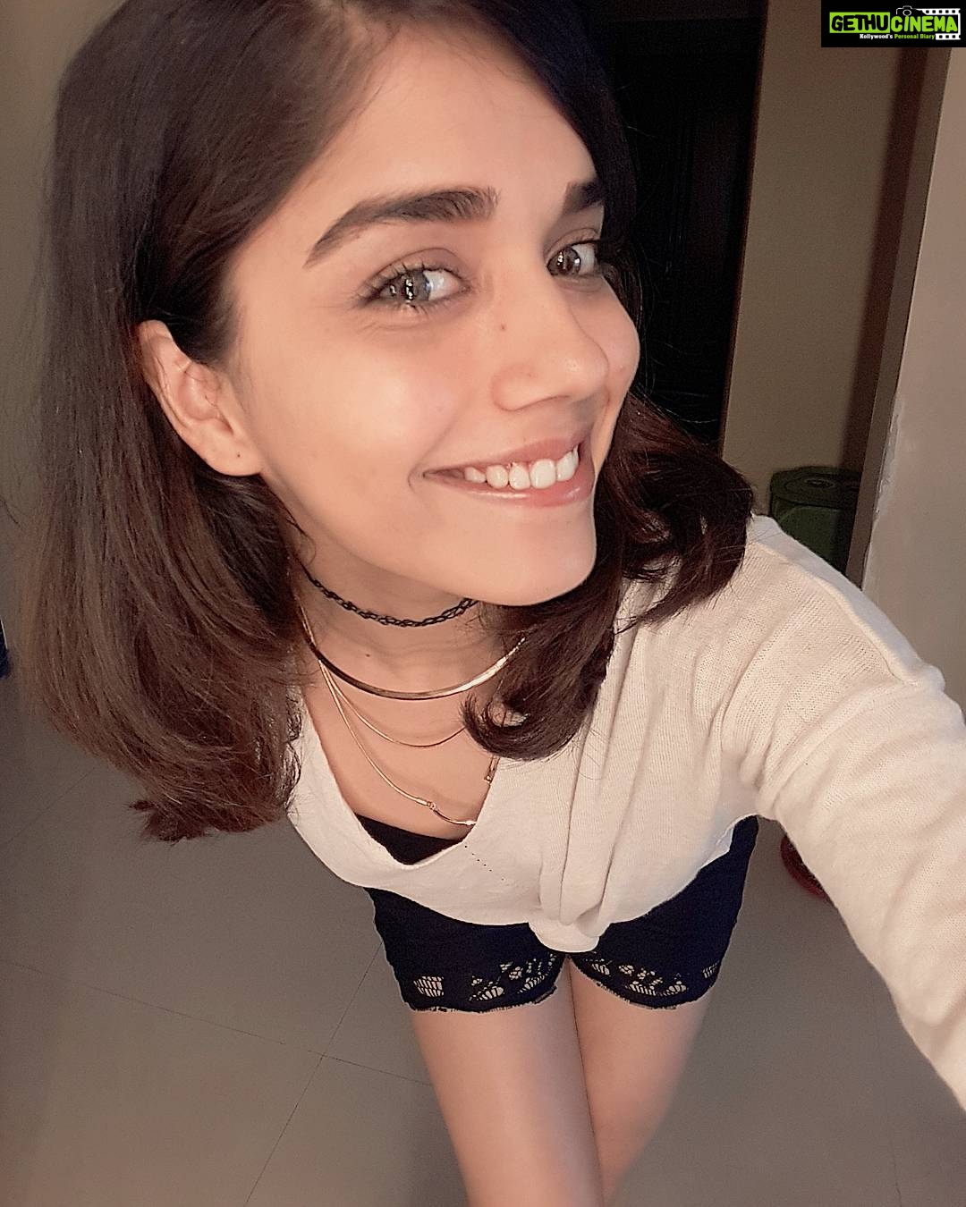 Aparnaa Bajpai Instagram - Hey you🙋 smile please😆