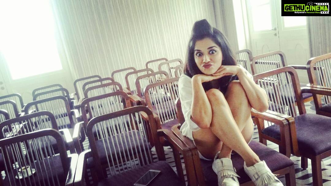 Aparnaa Bajpai Instagram - No sleep is equal to caffeine overdose🐽