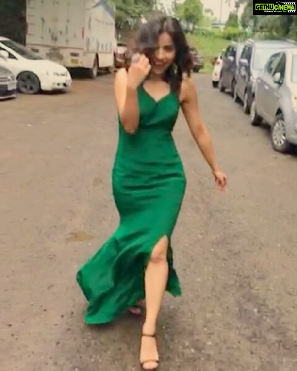 Aparnaa Bajpai Instagram - Make up and hair and styling by this super talented girl... @ridz5014. Thank you for making me feel sooo comfortable wearing those glamorous dressesππππ