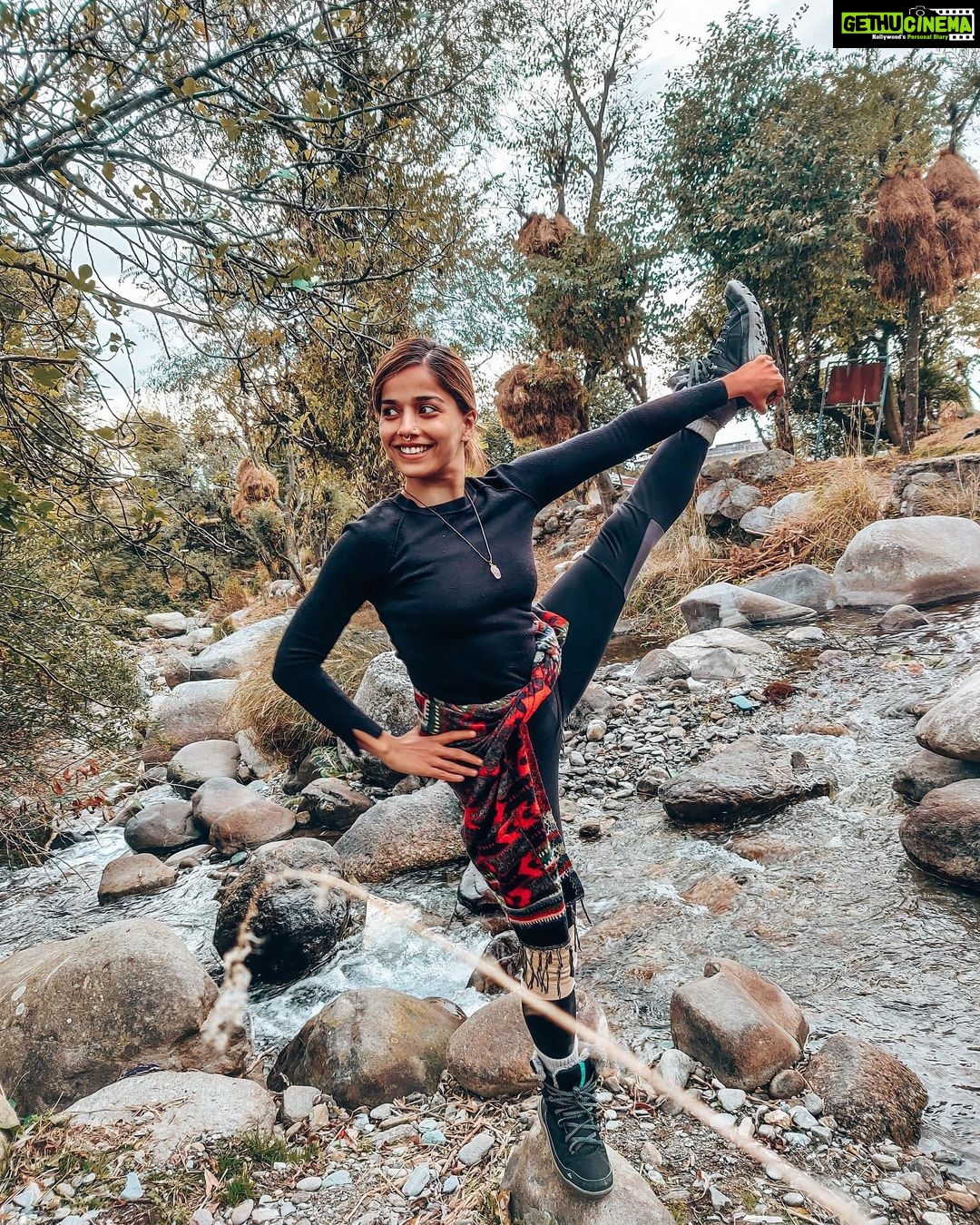 Aparnaa Bajpai Instagram - Cuz You don’t do yoga, you practice it daily😇 Himachal Pradesh