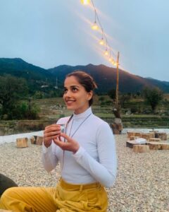 Aparnaa Bajpai Instagram - Who knew a hot cup of Rasam will solve all my winter woes🌞
