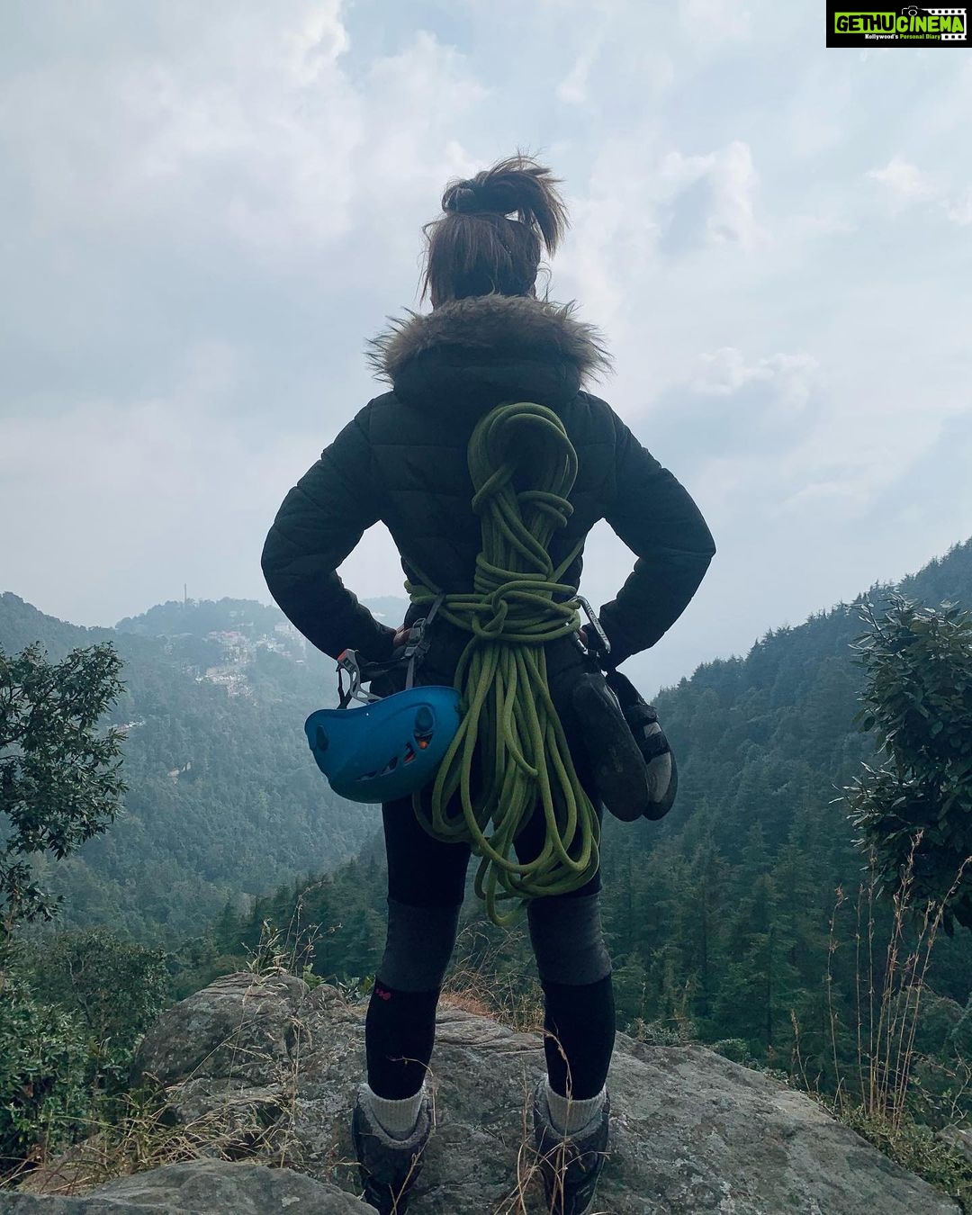 Aparnaa Bajpai Instagram - First climb⛰ Reached this point climbing, not walking:p Day 2 with @its_syki_ & @theaadarguy Himachal Pradesh