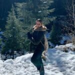 Aparnaa Bajpai Instagram - That’s how a Snowman does Yoga☃️ Manali - मनाली, Himachal Pradesh