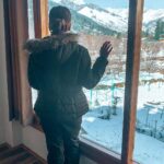 Aparnaa Bajpai Instagram - After breaking our bones with some climbing lessons, we thought we’ll come to this place & relax our muscles in this warm cozy place 🥶😅 Manali - मनाली, Himachal Pradesh