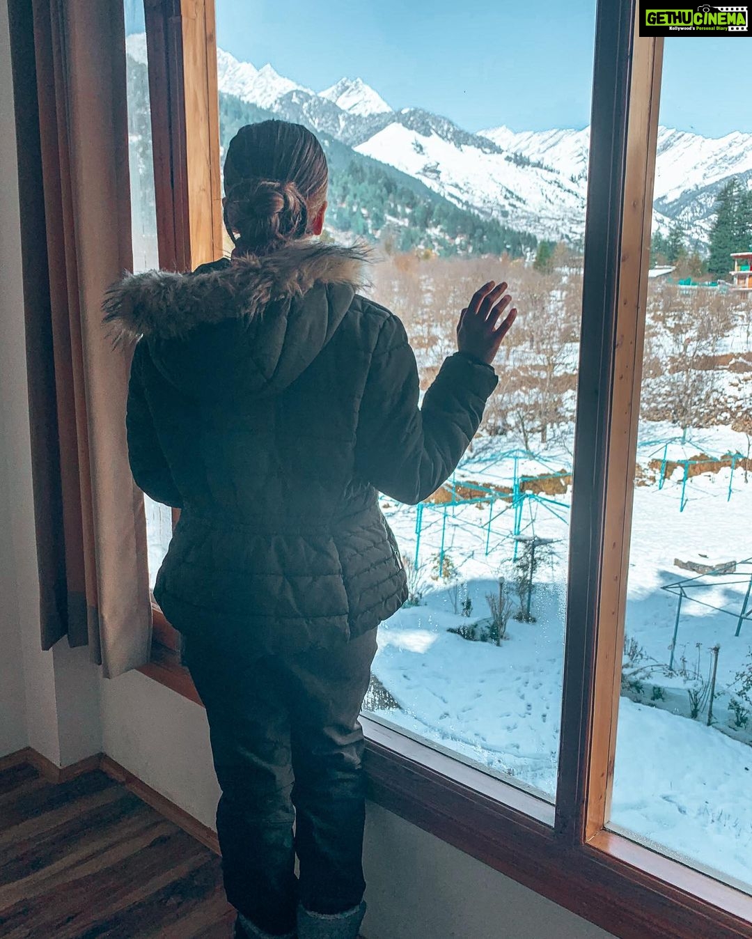 Aparnaa Bajpai Instagram - After breaking our bones with some climbing lessons, we thought we’ll come to this place & relax our muscles in this warm cozy place 🥶😅 Manali - मनाली, Himachal Pradesh