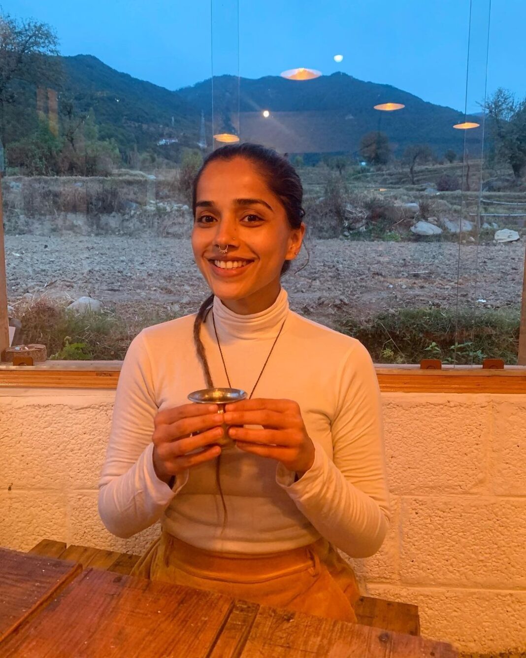 Aparnaa Bajpai Instagram - Who knew a hot cup of Rasam will solve all my winter woes🌞 Bir, Himachal Pradesh, India