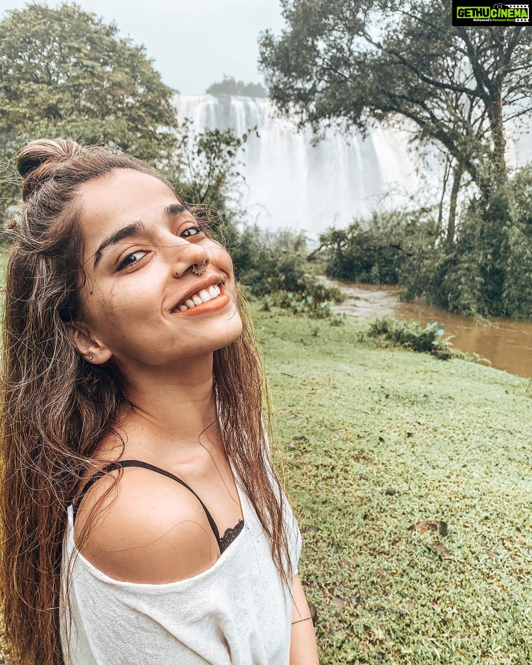 Aparnaa Bajpai Instagram - Be You👇🏽 People will expect you to act like their version of you. The way they see you does not define you. You don’t have to fill in any role to suit anyone’s requirements. All you need do is be you. The ever changing you who is growing & evolving with every season. Your identity is something which comes from within you, naturally, organically; just you. Don’t mask that pure authentic self under the superficial validations of the others. One way to do this is:- when you stop expecting from others or defining their roles in your life, you somehow automatically release yourself from the job they appointed for you in their lives. That’s when you can be there for everyone in your own capacity & in your own authentic way✨✨✨