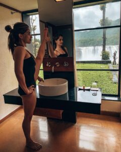 Aparnaa Bajpai Instagram - Yoga anywhere & everywhere 🥰