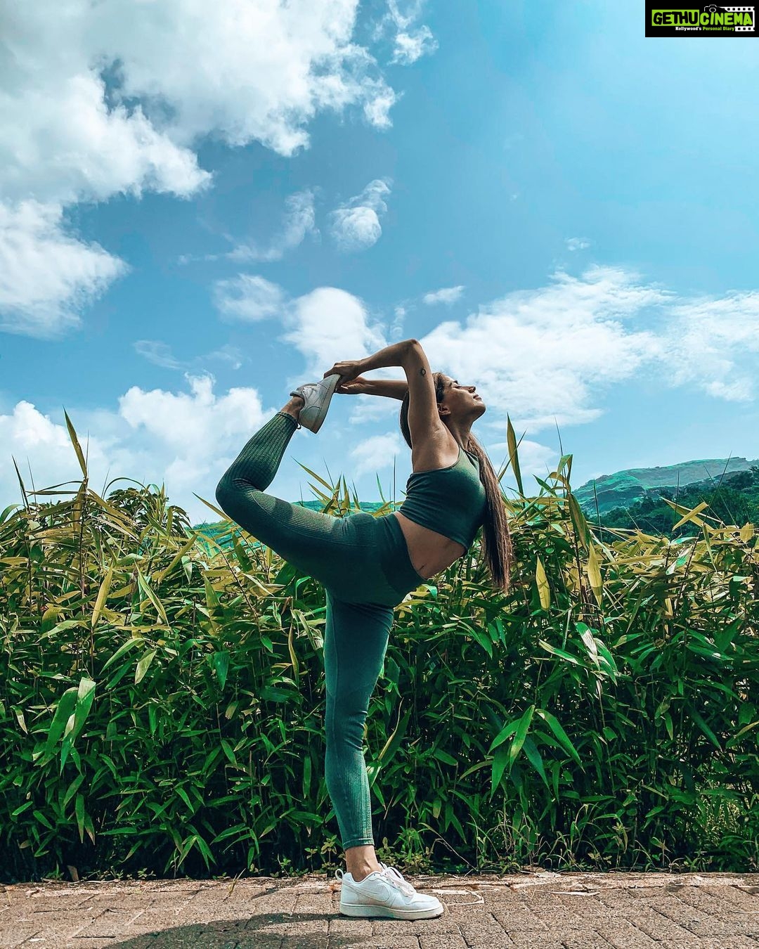 Aparnaa Bajpai Instagram - With a humble heart, I honor the supreme source of light ☀️ . . . . #yoga #yogateatcher #yogapractice #yogajourney #yogainspiration #yogaposes #yogaeveryday #yogalife #flexibleyogis #yoga_day_every Hilton Shillim