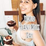 Aparnaa Bajpai Instagram - Because this is one of the greatest change I have made in my life. With all the goodness and benefits of plants, the shift from dairy to plant milk has added so much more health to my life and a lottttt less bloating. I can’t stress on that enough cuz this is a bomb solution if you didn’t know this before, most of your bloating & gas is because of indigestion of lactose in your system. Don’t believe me, try it:p Anyway, for me the biggest reason for giving up dairy is that just by having a glass of plant milk 🥛 I can eliminate animal cruelty and reduce global warming and change begins with you 💪🏽 Ps: those confused, please do your own research 🤷🏻‍♀️ and don’t pass verdict on something you are not fully aware of yet. For my very special Chia Seed Pudding, I have used @borges_india plant milk. I have tasted almost all the kinds of plant milk existent on the planet:p and have come across this very delicious 'rice&hazelnut' flavor and I am hooked. It’s got this rich creamy texture which goes so well with puddings and desserts. Ps: I have also tried it with coffee & It’s yummmmmmmy🤤🤤🤤 And plus points 👏🏻 it’s got no added sugar or preservatives and is made from pristine waters of Montseny Natural Park. And water is actually one of the major component in any nut mylk & the reason why our home made milks taste slightly different😋 Also bonus info for all the change makers😘 I like to use almond or soy or oat milk for tea & cashew, pistachio and hazelnut for creamy desserts. You gotto try & test a little until you figure out which one suits your taste palette more. ALSO, DAIRY IS NOT YUMMY; IT’S WHAT YOUR TASTE PALETTE IS MOST ACCUSTOMED TO. Which can be changed, ask me who pukes not only with the smell of dairy but also if it has entered my food by mistake❌ Thank you @veganfirst_daily for these awesomeness🌱 #worldplantmilkday #plantmilk #plantbased #ditchdairy #vegan #veganfortheplanet #veganforanimals #veganforlife #BorgesIndia #BreakfastInAGlass #BorgesNatura #VeganFirst