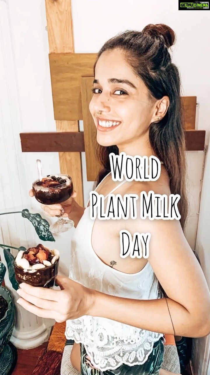 Aparnaa Bajpai Instagram - Because this is one of the greatest change I have made in my life. With all the goodness and benefits of plants, the shift from dairy to plant milk has added so much more health to my life and a lottttt less bloating. I can’t stress on that enough cuz this is a bomb solution if you didn’t know this before, most of your bloating & gas is because of indigestion of lactose in your system. Don’t believe me, try it:p Anyway, for me the biggest reason for giving up dairy is that just by having a glass of plant milk 🥛 I can eliminate animal cruelty and reduce global warming and change begins with you 💪🏽 Ps: those confused, please do your own research 🤷🏻♀️ and don’t pass verdict on something you are not fully aware of yet. For my very special Chia Seed Pudding, I have used @borges_india plant milk. I have tasted almost all the kinds of plant milk existent on the planet:p and have come across this very delicious 'rice&hazelnut' flavor and I am hooked. It’s got this rich creamy texture which goes so well with puddings and desserts. Ps: I have also tried it with coffee & It’s yummmmmmmy🤤🤤🤤 And plus points 👏🏻 it’s got no added sugar or preservatives and is made from pristine waters of Montseny Natural Park. And water is actually one of the major component in any nut mylk & the reason why our home made milks taste slightly different😋 Also bonus info for all the change makers😘 I like to use almond or soy or oat milk for tea & cashew, pistachio and hazelnut for creamy desserts. You gotto try & test a little until you figure out which one suits your taste palette more. ALSO, DAIRY IS NOT YUMMY; IT’S WHAT YOUR TASTE PALETTE IS MOST ACCUSTOMED TO. Which can be changed, ask me who pukes not only with the smell of dairy but also if it has entered my food by mistake❌ Thank you @veganfirst_daily for these awesomeness🌱 #worldplantmilkday #plantmilk #plantbased #ditchdairy #vegan #veganfortheplanet #veganforanimals #veganforlife #BorgesIndia #BreakfastInAGlass #BorgesNatura #VeganFirst