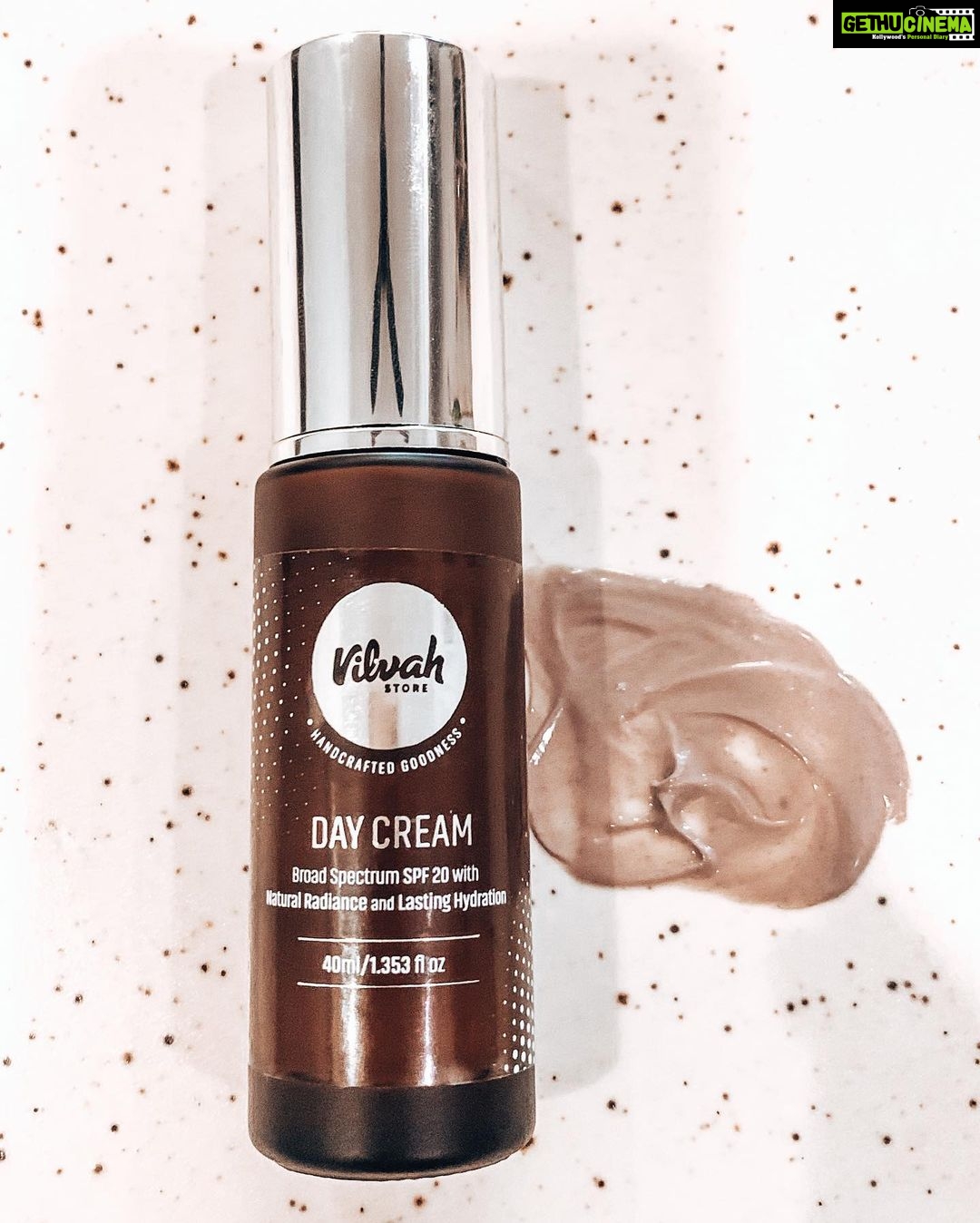 Aparnaa Bajpai Instagram - Indulging in one of my favorites again👇🏽 @vilvah_ - 🌱100% natural 🌱No chemicals 🌱Cruelty free🐰 🌱Eco friendly packaging 🌱Sustainable & not mass produced Pampering myself indoors with this hell of beautiful moisturizer🧖🏽♀️💅🏼 - Rich in Acai Berry and Green Tea, with remarkable antioxidant properties; this day cream:- •Works as an excellent primer for any kind of make-up. •Protects skin from harmful UVA and UVB rays of the sun (with 20 SPF enough to stay indoors) •Protects skin from trans-epidermal water loss, thus maintains skin hydration level. •Improves overall skin condition and imparts hydro-soothing effect. - I can only say one thing that i feel the best when I know that the products I am using on myself are not adding to any environmental damage, are locally produced and are completely natural sans any chemicals and to top it all; are not tested on animals. Do I need anymore reason to feel good? PS:- It also work wonders on my skin 🥰🥰🥰 . . . . #honestreview #natural #organic #skincare #skincaretips #skincareproducts #bodycareroutine #crueltyfree #vilvahstore #facecream #enviornmentfriendly #noplastic #consciousliving #ecofriendly #ethical