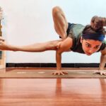 Aparnaa Bajpai Instagram - Find your balance😇 Observe more, Judge less & forget the rest. :- #wordsbyaparnaa . . . #grasshopperpose #yoga #yogainspiration #yogapractice #yogaeverydamnday #yogaanywhere #yogagirl #yogi #yogalife #yogalove #yogalover #yogachallenge #yogalifestyle #yogatime #yogagram #yogaflow