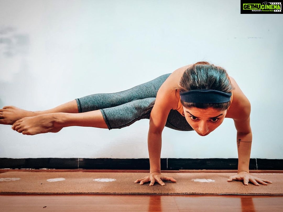Aparnaa Bajpai Instagram - "Give up defining yourself - to yourself or to others. You won't die. You will come to life. And don't be concerned with how others define you. When they define you, they are limiting themselves, so it's their problem. Whenever you interact with people, don't be there primarily as a function or a role, but as the field of conscious Presence. You can only lose something that you have, but you cannot lose something that you are":~ Eckhart Tolle . . . #Bakasana #crowpose #sidecrow #yoga #yogainspiration #yogapractice #yogaeverydamnday #yogaanywhere #yogagirl #yogi #yogalife #yogalove #yogalover #yogachallenge #yogalifestyle #yogatime #yogagram #yogaflow