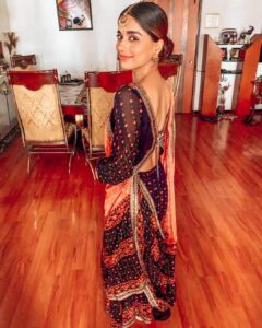 Aparnaa Bajpai Instagram - Wedding season & my dressing up reason 😋
-
Took a trip with these two to Russia where @cowtuk proposed to @siddhisurte at a ballet show. The cutest proposal I happened to see🙈 (cuz I was sitting on the next seat) and now the best wedding I went to... Wedding done right ✅ at Iskon temple😍
To the coolest & most fun couple.. 🙌🏻👸🏻❤️
-
Also, Complete Wardrobe courtesy:~ @poonam.malik.1232 💖💖💖