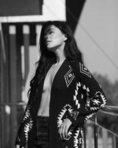 Aparnaa Bajpai Instagram - Coming closer to my shadow🖤
.
.
.
.
.
.
.
.
.
.
.
.
.
#shadowwork