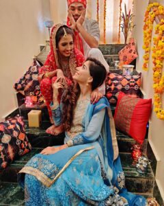 Aparnaa Bajpai Instagram - Wedding done right ✅
-
Meet @kasheeshmalik 
First;) ever lockdown wedding in the comfort of her own four walls, having only her family members by her side; this wedding planner planned her wedding just right!!
-
Anddddd,, this adorable  hell of a rebel cute romantic couple also went live for their entire wedding.
Shout out to @topnotcheventsofficial
- 
Making sure all their friends & loved ones were present on a special zoom gathering😍
-
Andddd, the boss lady @poonam.malik.1232 who kind of did Everything and just about Eeeeverything to make this happen✌🏻
- 
Now this is a first & I am sure totally worth it.
I just wish these two all the love that they spread around and much more in their next step into this beautiful life❤️
-
Ahem ahem 🙋🏻‍♀️ I myself am not that bad too, at organizing stuff and being a kick ass photographer 📸
.
.
.
#atopnotchaffair #kash_ab_wed_dullah #lockdownwedding #weddingday #lockdowncouple