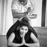 Aparnaa Bajpai Instagram - ✨ I feel blessed to have gotten direct guidance from Ramesh Sir. This month has been a challenging & informative period, understanding the real essence of real yoga from the man himself who taught selflessly for FREE for 10 years in Mysore. I totally resonate with his ideology when he says SHARE the knowledge of yoga with everybody. I can only pay my respect and wish him all the best on his vision of making Yoga a non-business art/knowledge🙏🏻 @rameshshetty_yoga_shala Mysore Ashtanga Yoga Shala