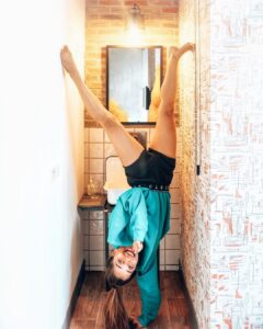 Aparnaa Bajpai Instagram - How I brush my teeth everyday🤷🏻‍♀️ Madrid, Spain