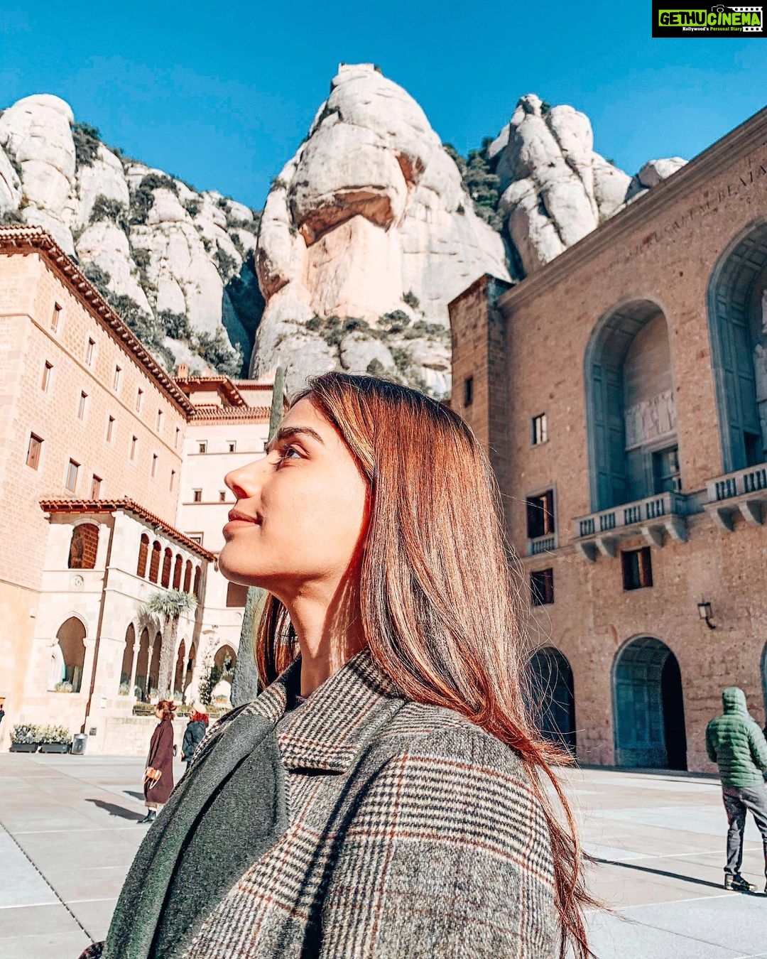 Aparnaa Bajpai Instagram - What you See is only your own perspective, unless you look within. That’s when you’re getting Real!!! :-#wordsbyaparnaa Monasterio de Montserrat