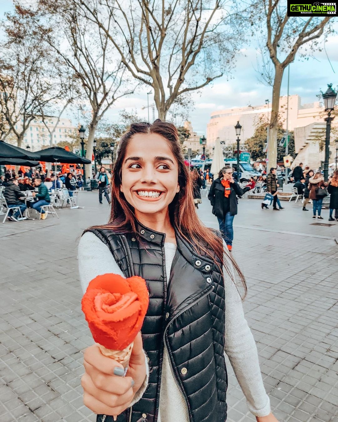 Aparnaa Bajpai Instagram - Living my best life as a Vegan🌱 . . . #veganforlove #veganforlife #veganforpeace #veganforsoul . . . #spain #barcelonaspain #travel #travelgram Barcelona, Spain
