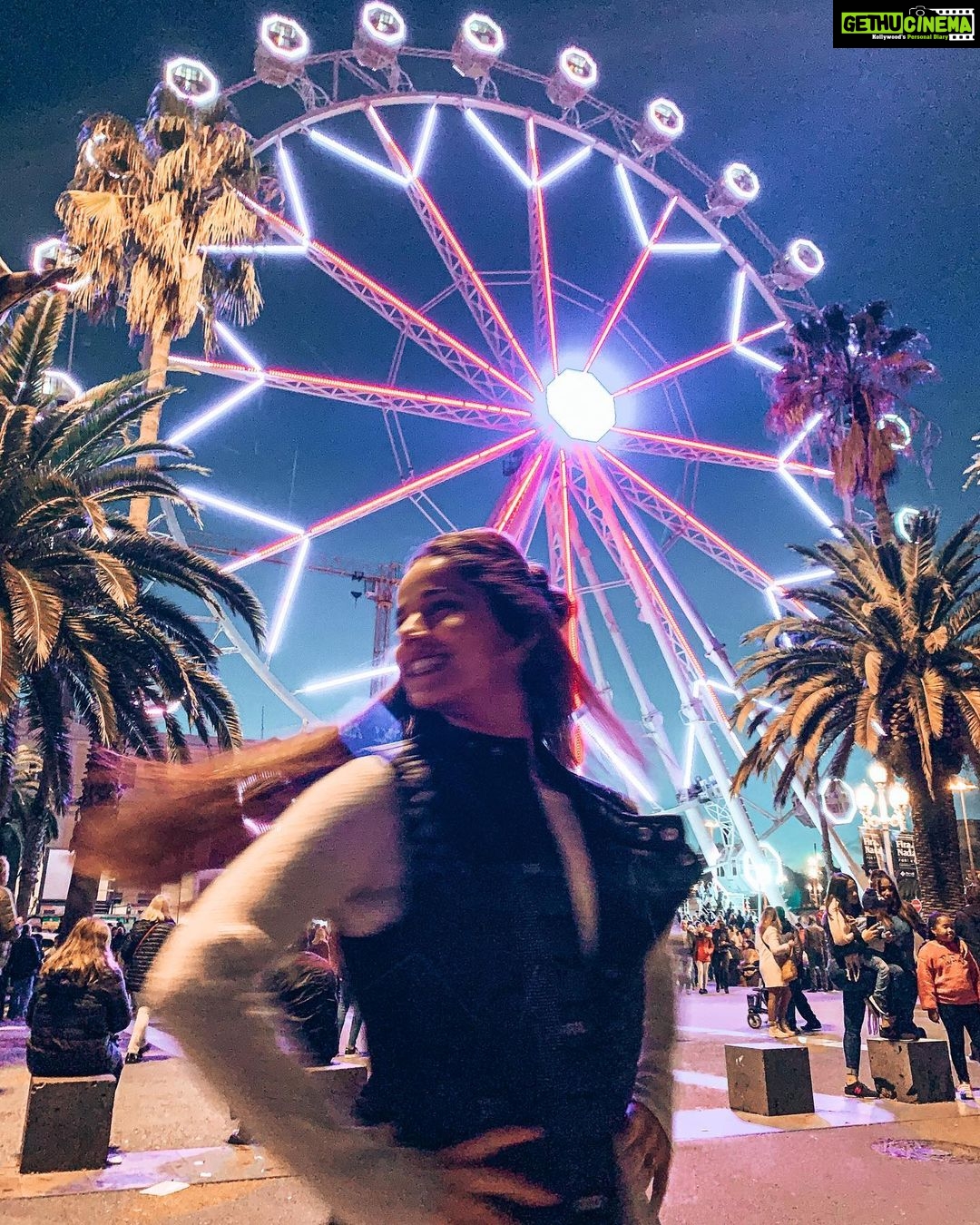 Aparnaa Bajpai Instagram - Same day! Different experience & emotions😇 Life is what you make of it, how you tune into the mindset of happiness, abundance & prosperity. Life is what you choose to see. Change your perception, change your life💙💙💙 #wordsbyaparnaa . . . #travelislife #travel #selfreflection #journeyoflife #travelgram #positivevibes Barrio Gótico de Barcelona