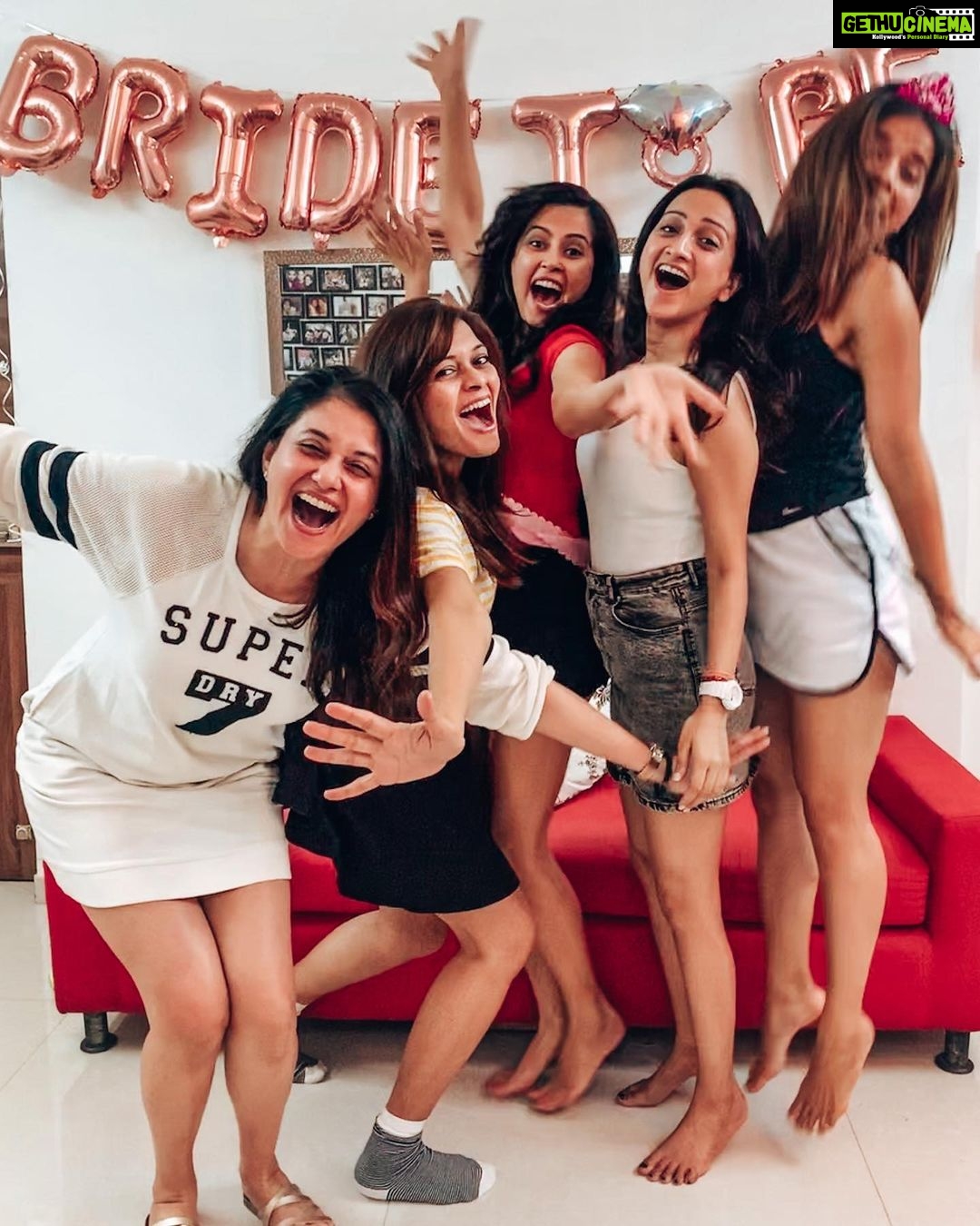 Aparnaa Bajpai Instagram - Bachelorette done ✅ My little one is getting married👰 and I can’t express how very happy I am for her. #simplethingsmakeherhappy #shewillalwaysbemybaby #slowlygettingbigger #fromgirltowoman #fairytalestory #weddingbells #tennisgirls Mumbai, Maharashtra