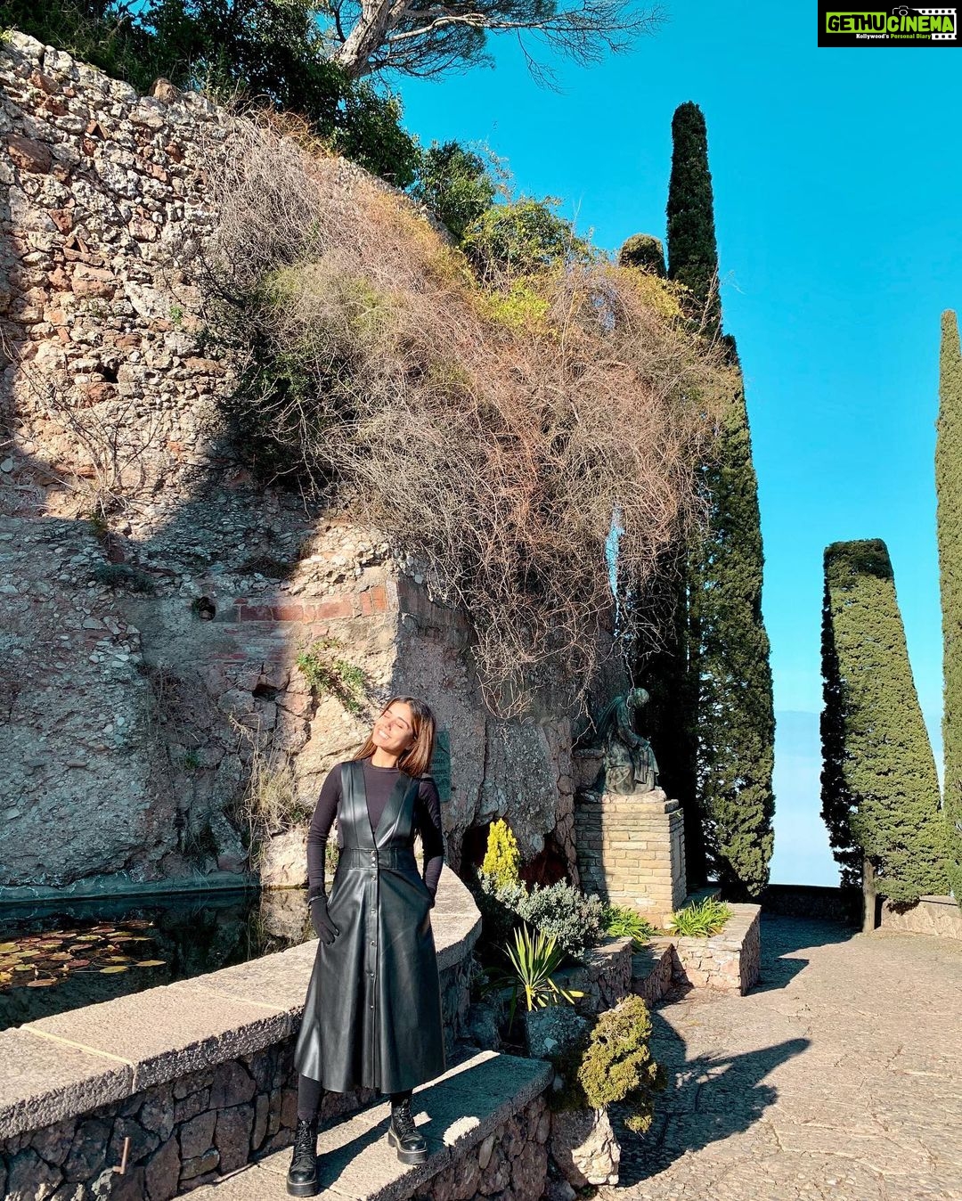 Aparnaa Bajpai Instagram - What you See is only your own perspective, unless you look within. That’s when you’re getting Real!!! :-#wordsbyaparnaa Monasterio de Montserrat