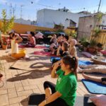 Aparnaa Bajpai Instagram – #repost @laflamenkahostel
・・・
Este ha sido el cartel que hemos elegido para invitar a nuestros huéspedes a la sesión de yoga 🧘🏻‍♀️que ha impartido @aparnaabajpai hoy en la terraza. Una profe de yoga que desde la India ha aterrizado en Sevilla🌞💃atraída por los encantos de esta ciudad, para dedicarse a sus dos pasiones: recorrer el mundo✈️🌎 y el yoga como estilo de vida🌿🌱
.
.
.
#LaFlamenkaHostel #HostelWorld #Seville #Travel #Rooftop #EnjoyLife #LifeStyle #Yoga #YogaPractice #YogaTime #YogaInspiration #YogaWithViews #Healthy #HealthyLifeStyle #InternationalMeeting #Guests #Fun La FlamenKa