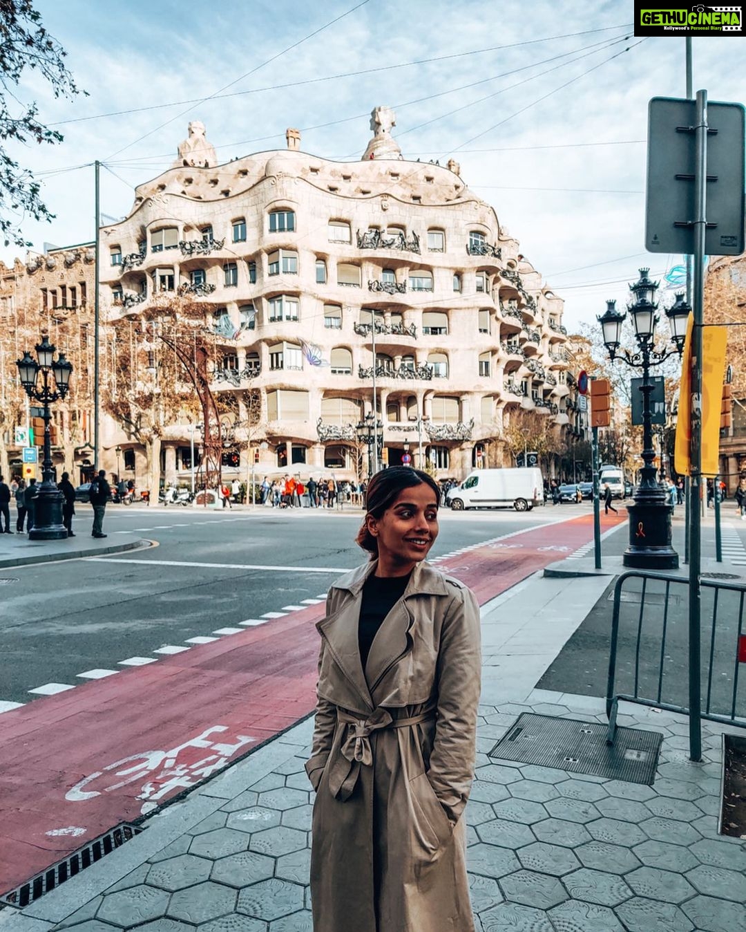 Aparnaa Bajpai Instagram - Antoni Gaudí’s divine architecture walking tour!! •La Sagrada Familia: Gaudi’s last, unfinished Roman Catholic Church. •Casa Milà-La Pedrera: criticized for its design & rejected by the public back then! (Why?😍) •Casa Batllò: Gaudí’s masterpiece also known as House of Bones, structured with skeletal, bones & dragon designs. . . . #spain #barcelonaspain #travel #travelgram Barcelona, Spain
