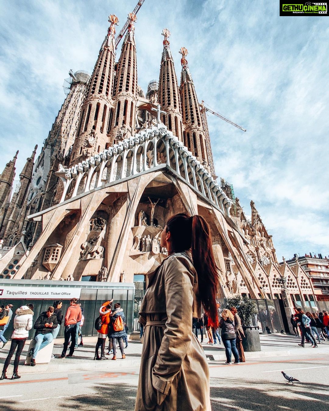 Aparnaa Bajpai Instagram - Antoni Gaudí’s divine architecture walking tour!! •La Sagrada Familia: Gaudi’s last, unfinished Roman Catholic Church. •Casa Milà-La Pedrera: criticized for its design & rejected by the public back then! (Why?😍) •Casa Batllò: Gaudí’s masterpiece also known as House of Bones, structured with skeletal, bones & dragon designs. . . . #spain #barcelonaspain #travel #travelgram Barcelona, Spain