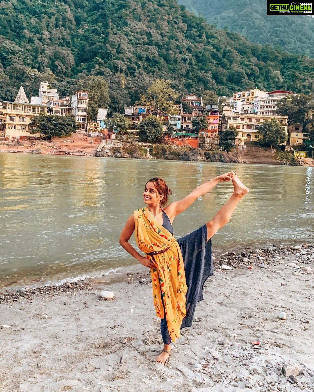Aparnaa Bajpai Instagram - Look deep in the silence, you’ll find the answer and the answer is You! :-#wordsbyaparnaa . . . #positiveaffirmations #energyhealing #energyiseverything #selfobservation #selfawareness #soulsearching #creativeenergy #healingvibrations #expressionistart #iexpressthroughyoga #silence Rishikesh - Yoga Capital of the World