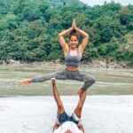 Aparnaa Bajpai Instagram - 🐴 . . . #acroyoga #coupleyoga #partneryoga Rishikesh